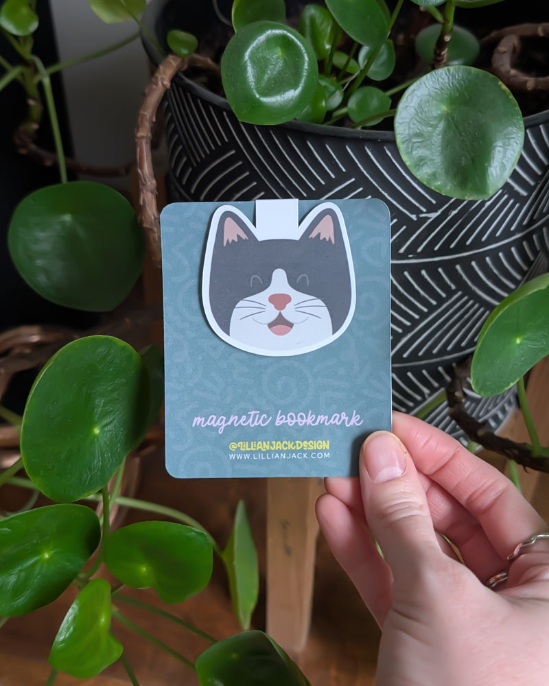 Black & White Cat Magnetic Bookmark